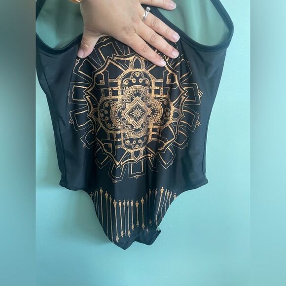 Women’s Gold/Metallic Geometric Reversible One Piece Bathing Suit Swimsuit M - Picture 4 of 7